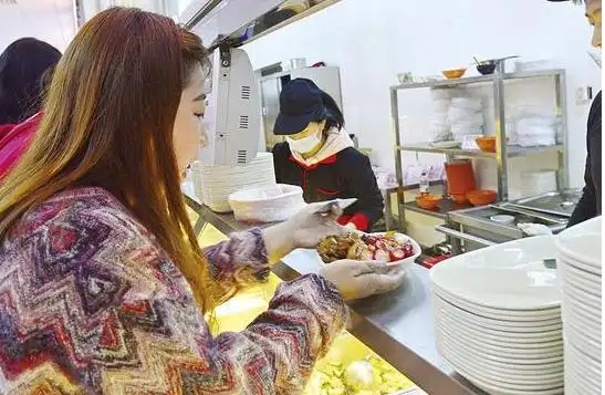 那些年在大学食堂吃的黑暗料理，马可菠萝、蓝瘦香菇，你吃过什么