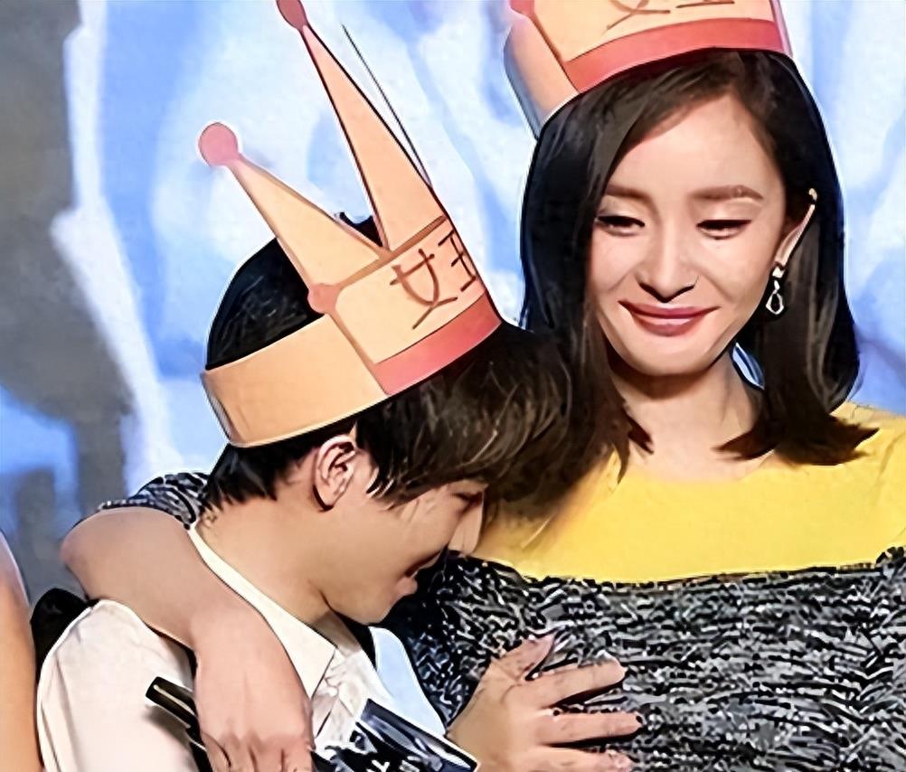 明星潜规则内幕_娱乐圈黑暗面_形容娱乐圈黑暗的词